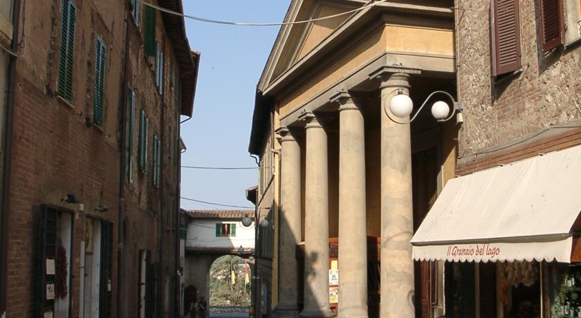 Dimora Storica Castiglione del Lago esterno 