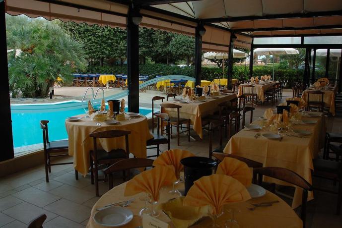 Hotel Silvi con ristorante e piscina, vista spiaggia
