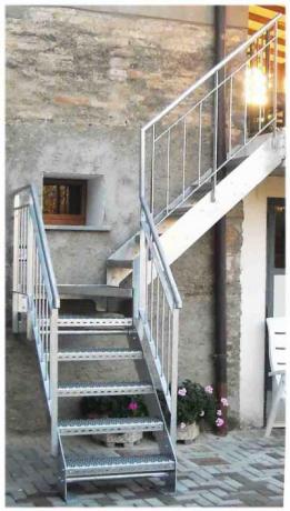 Scale da interno ed esterno su misura progettazione e vendita in ... Scale da esterno in ferro