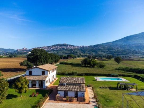 Casale a 4km dal centro di Assisi 