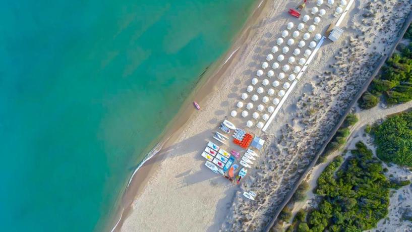 Ampio litorale spiaggia-privata Villaggio-turistico Badesi Sardegna 