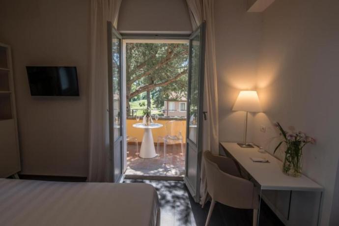 Camere Suite con vista Lago Isola Polvese Umbria 