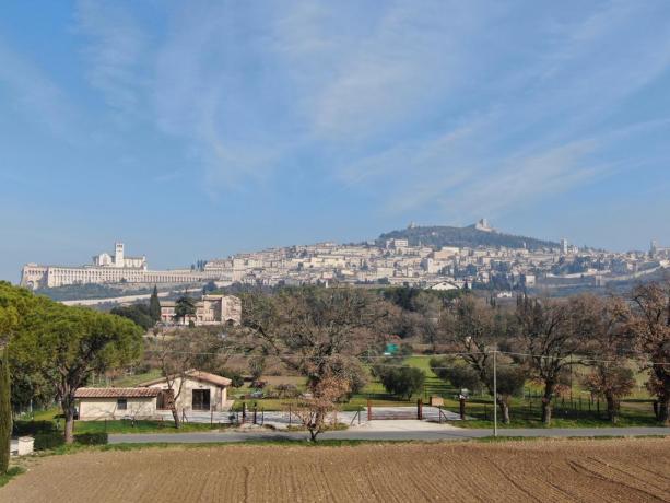 Camere in affitto ad Assisi - B&B con Wi-Fi, Cucina e Parcheggio interno privato