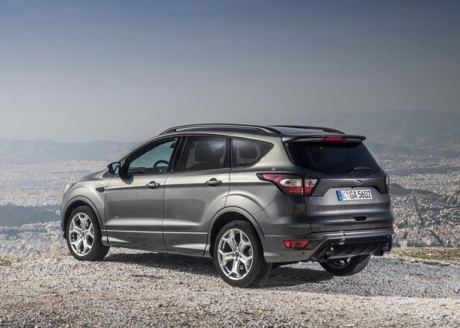 Noleggio breve lungo termine FORD KUGA 1.5 Tdci
