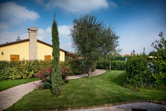 esterno agriturismo, piscina, ristorante, Marche