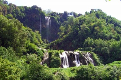 cascata delle marmore vicino terni 