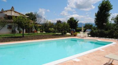 Relax in vacanza in Umbria, piscina 