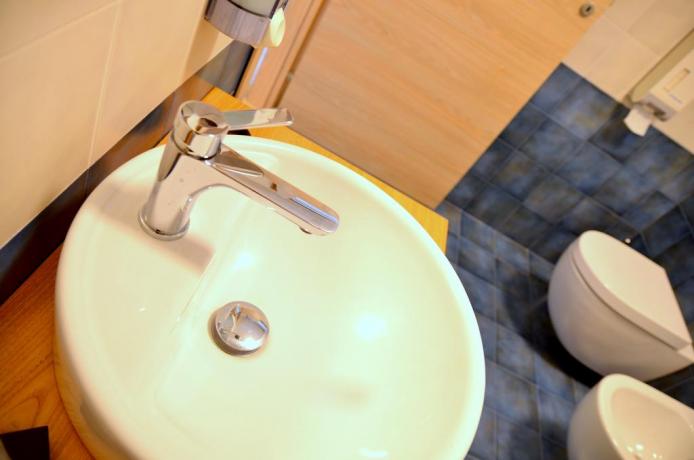Bagno con servizi B&B Santa Venerina