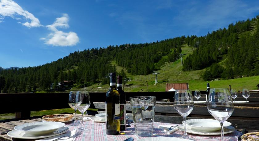 Ristorante all'aperto nella Val di Susa