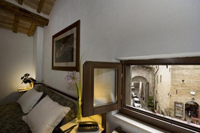 Camera con vista panoramica centro Assisi hotel3stelle 