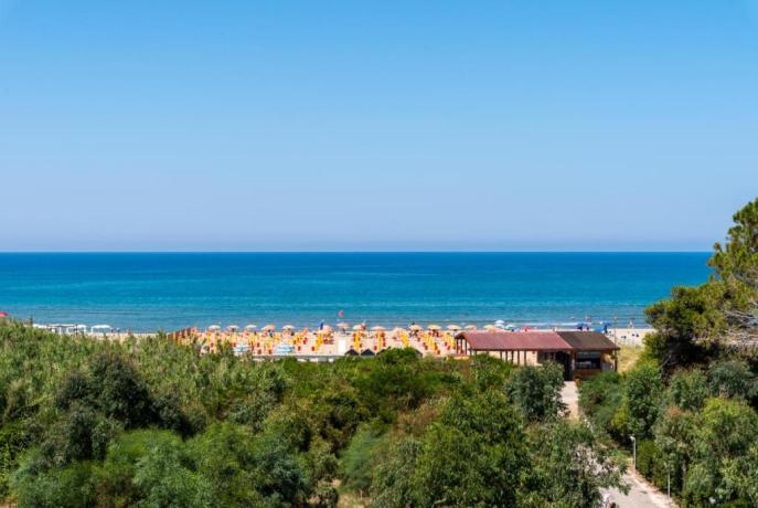 Hotel 3 stelle fronte mare con spiaggia privata convenzionata, Miniclub, Cinema sotto le stelle