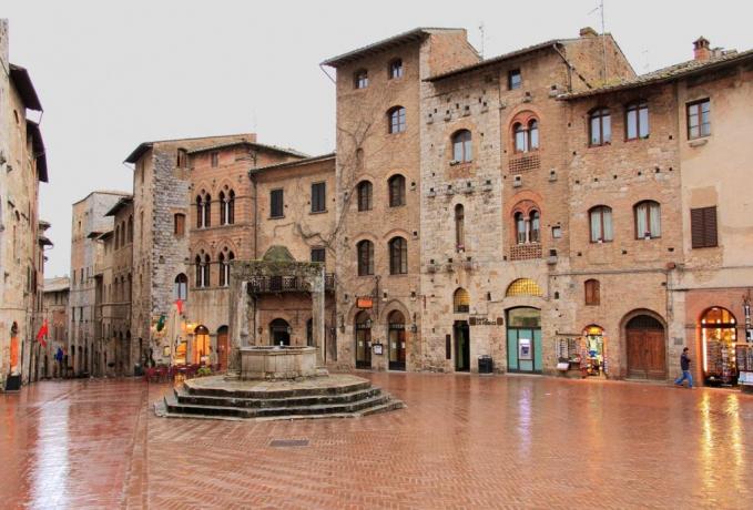 Piazza della Cisterna: vicino Resort La Magia