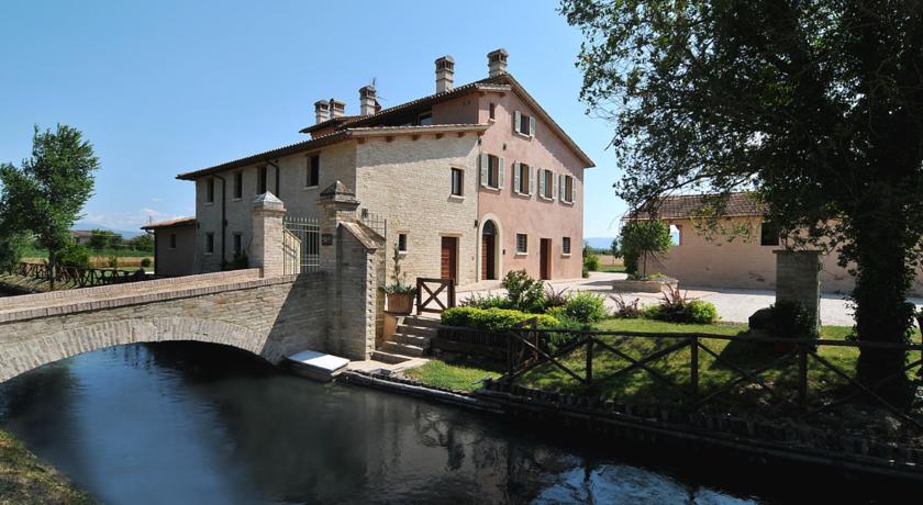 Camere con vista sul Fiume Clitunno 