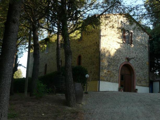Camere con bagno interno in casale toscano
