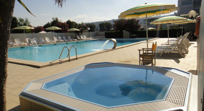 Piscina Idromassaggio e per Bambini a Giulianova 