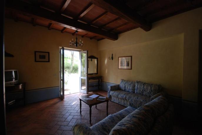 Residence con ampio soggiorno vicino Terni
