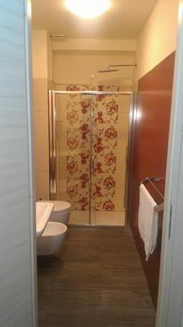 Bagno con doccia