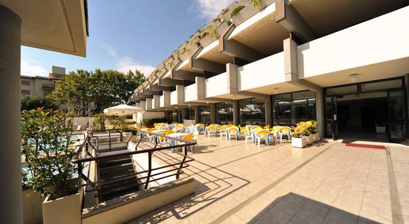 Resort a Lido di Camaiore fronte Mare