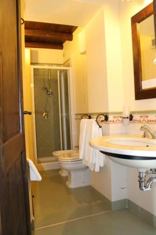 Camera con bagno agriturismo ad Adrano vicino Paternò