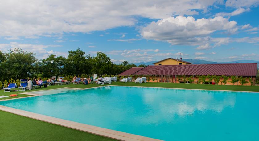 Relax in Valdichiana alla Piscina del Glamping