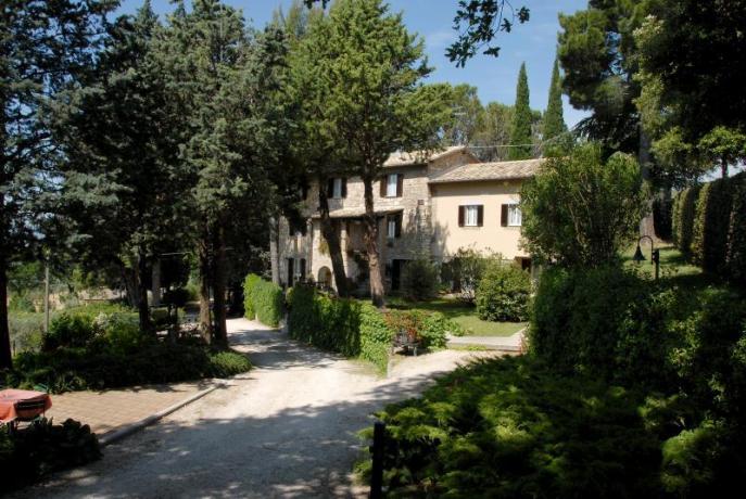 agriturismo in collina, vista panoramica