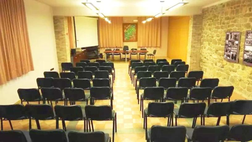 Sala riunioni,zona meeting nella struttura olistica umbra 