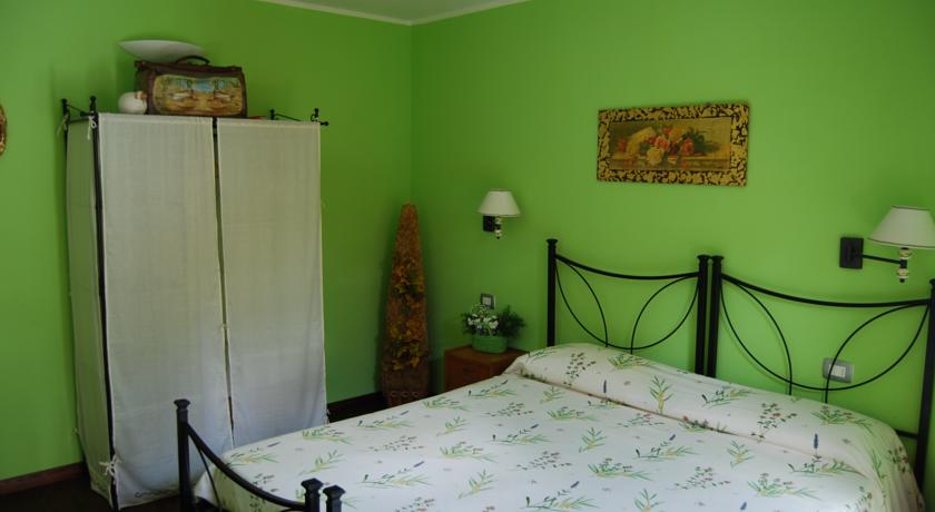 Camera Mela Verde con Tv