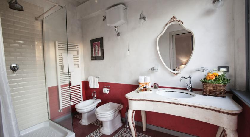 bagno con box doccia