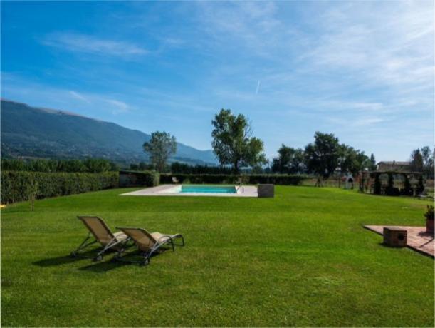 Piscina Panoramica con Vista su Assisi 