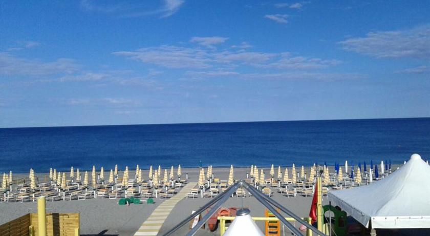 Spiaggia Santa Maria del Cedro