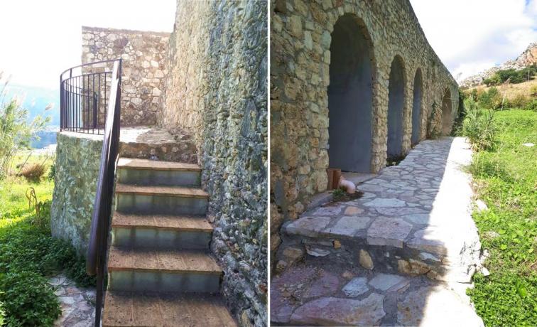 Antiche mura siciliane del 1475 ristrutturate