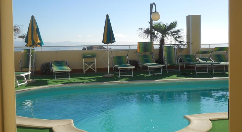 Piscian dell'Hotel Family a chianciano