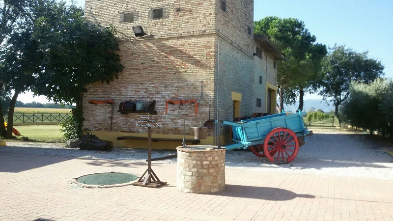 Pozzo e Attrezzature Agricole in Casale Bastia Umbra 