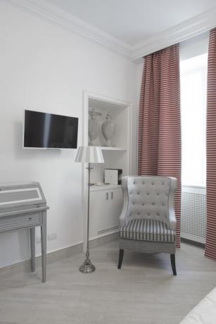 TV schermo piatto suite hotel Finale Ligure