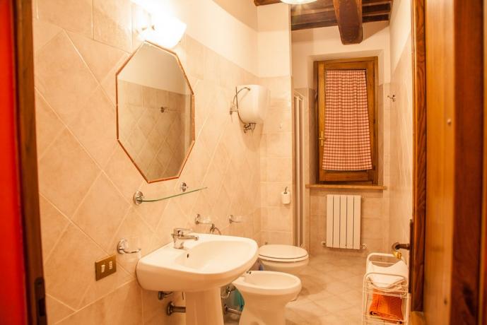 Bagno con doccia appartamento