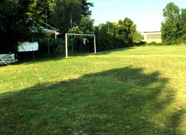 Campo Calcio in erba regolamentare in Umbria: Ritiro-squadra-calcio 