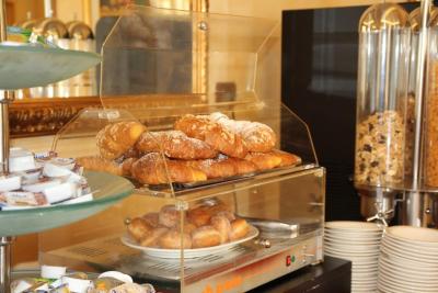 Cornetti Caldi e freschi ogni mattina