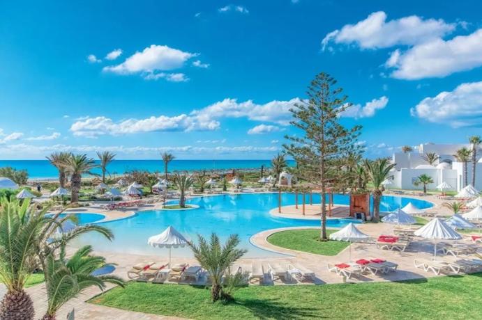 Tunisia Villaggio piscine adulti e bambini mare Djerba 