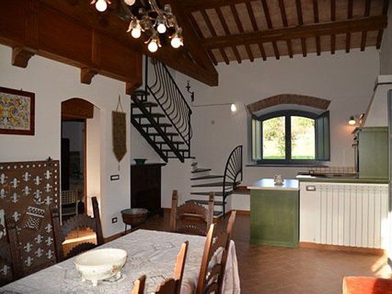 Soggiorno e angolo cottura appartamento per famiglie