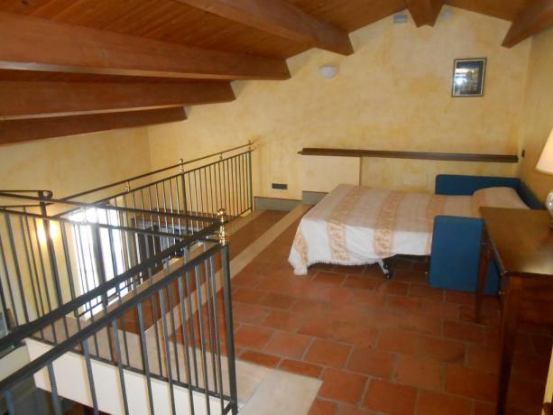 Appartamenti vacanza, soppalco ammobiliato, vicino Assisi