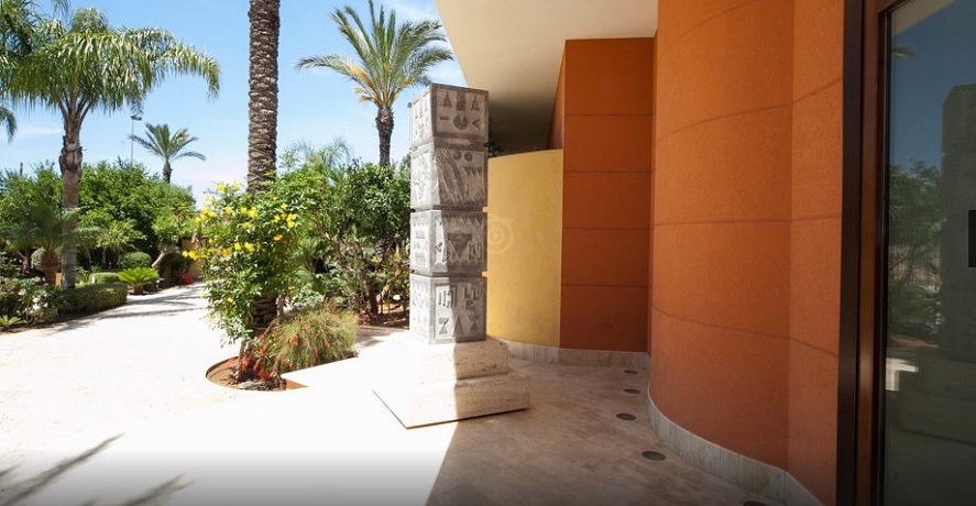 Ingresso dell' Hotel 4 stelle a Trapani