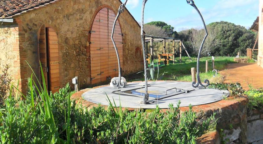 Antico casale con camere vicino alla Spiaggia