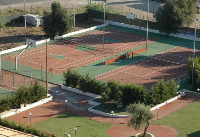 Centro sportivo campi calcio-basket-tennis hotel Noto Marina 