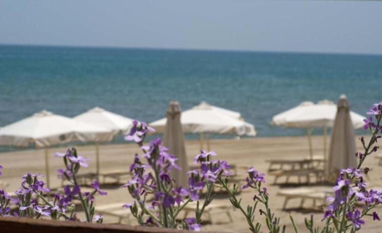Hotel 5 stelle spiaggia privata Castellaneta-marina Taranto 