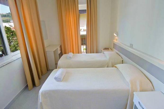 Hotel*** a Silvi, Quadrupla letti singoli vista mare