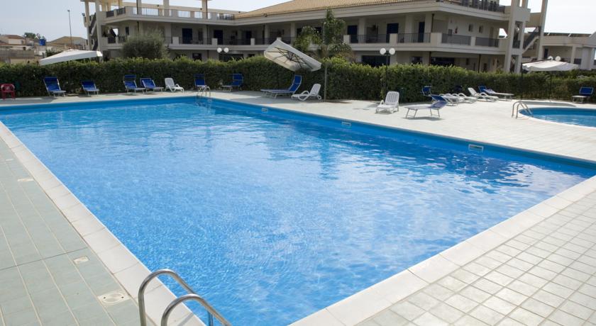 Villaggio vicino al Mare con piscina e animazione