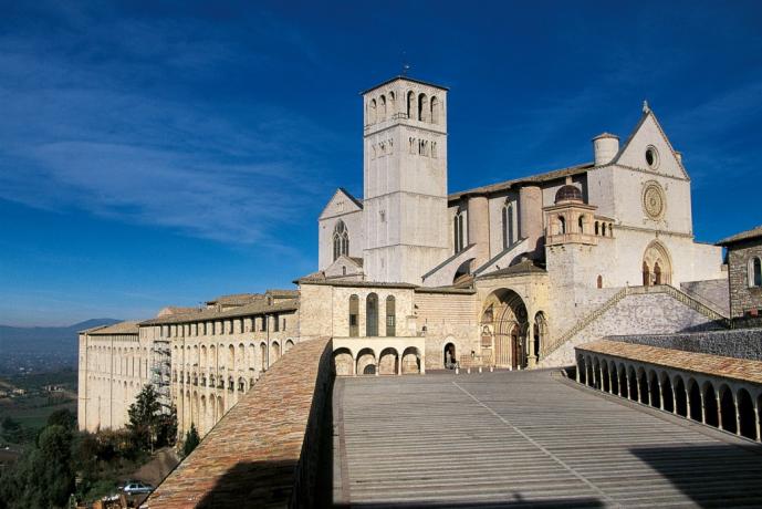 Albergo Assisi vicino alla Basilica di S.Francesco 