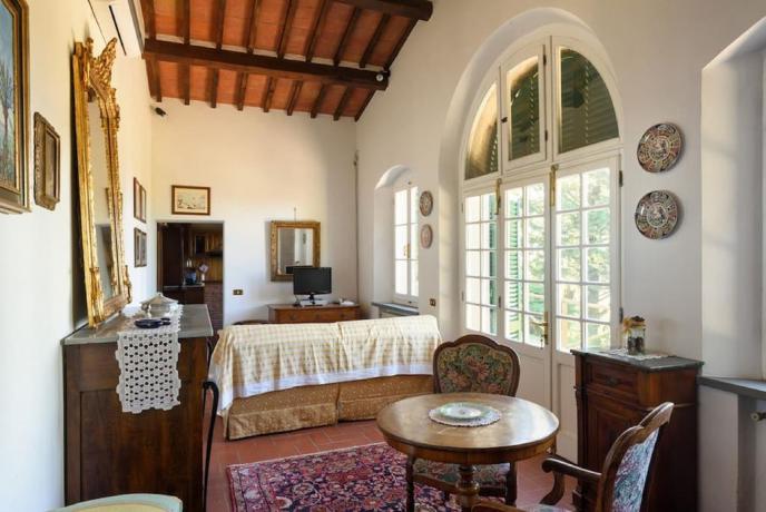 Appartamenti a Cortona con soggiorno + tv