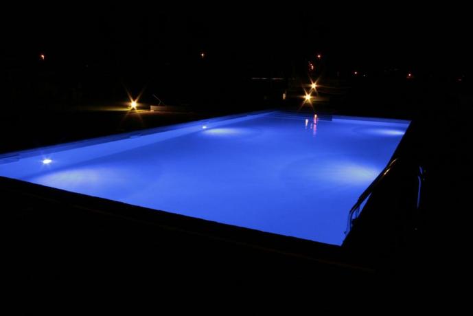 Appartamenti Foligno con piscina anche notturna 