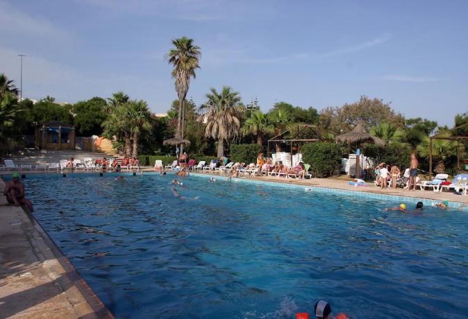 Villaggio Turistico Appartamenti 3 Piscine Animazione Giochi 